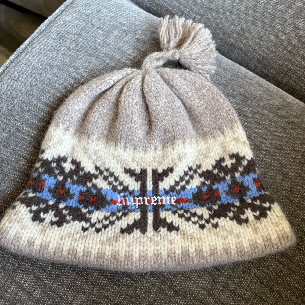 Supreme Wool Knit in Beige